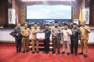 Jawab Pandangan Fraksi DPRD, Pemko Pekanbaru Fokus Benahi Jalan dan Drainase