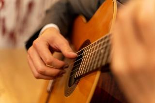 Tips Belajar Bermain Gitar Bagi Pemula